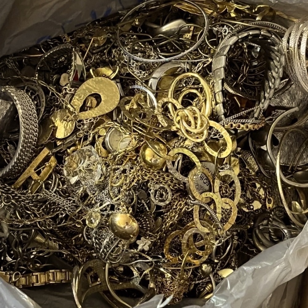 1/2 LB “BOTTOM OF THE BOX jewelry lot grab bag craft junk pendants brooches ring